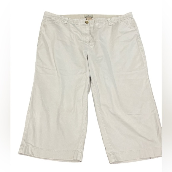 LL Bean classic straight leg khaki capri - Picture 1 of 3